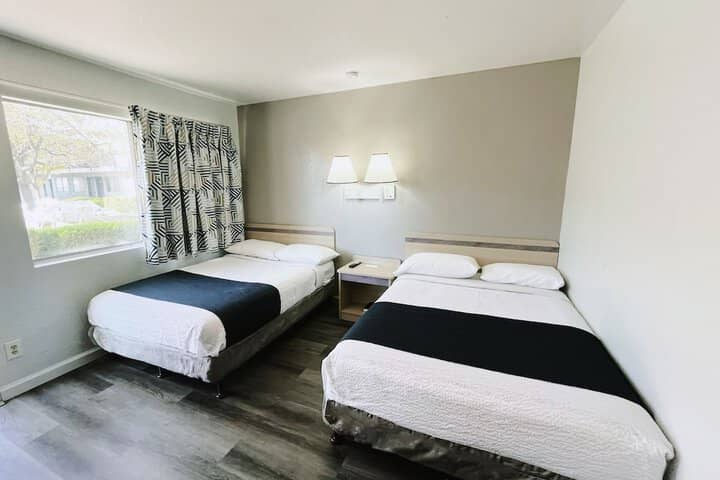 Room 6 of 17